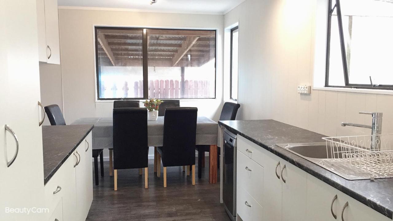 Cozy 3 Bedrooms House 6 Chapman Place Distretto di Distretto di Rotorua Esterno foto